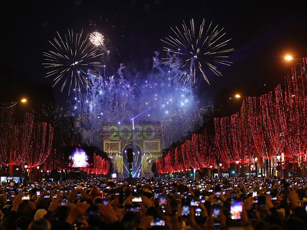 Nouvel An 2024 : de Sydney aux Champs-Elysées, les festivités en images