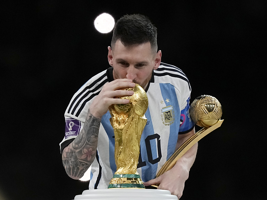 VIDEO : Le cadeau improbable reçu par Messi après avoir battu