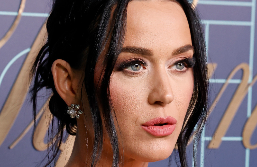 https://www.lfm.ch/wp-content/uploads/2024/01/katy-perry-april-2023-tiffany-and-co-reopening-earrings-nyc-getty-images.jpg